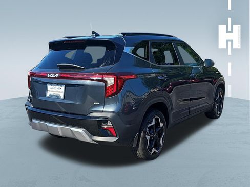 Used 2024 Kia Seltos EX AWD/4WD image 3