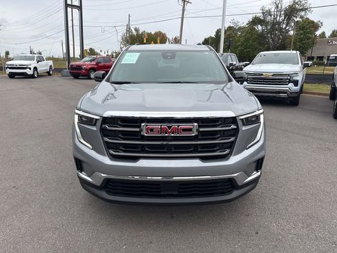 Used 2025 GMC Acadia Elevation image 8