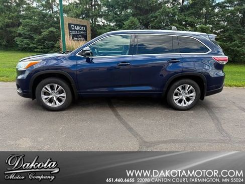 Used 2015 Toyota Highlander XLE AWD/4WD image 1