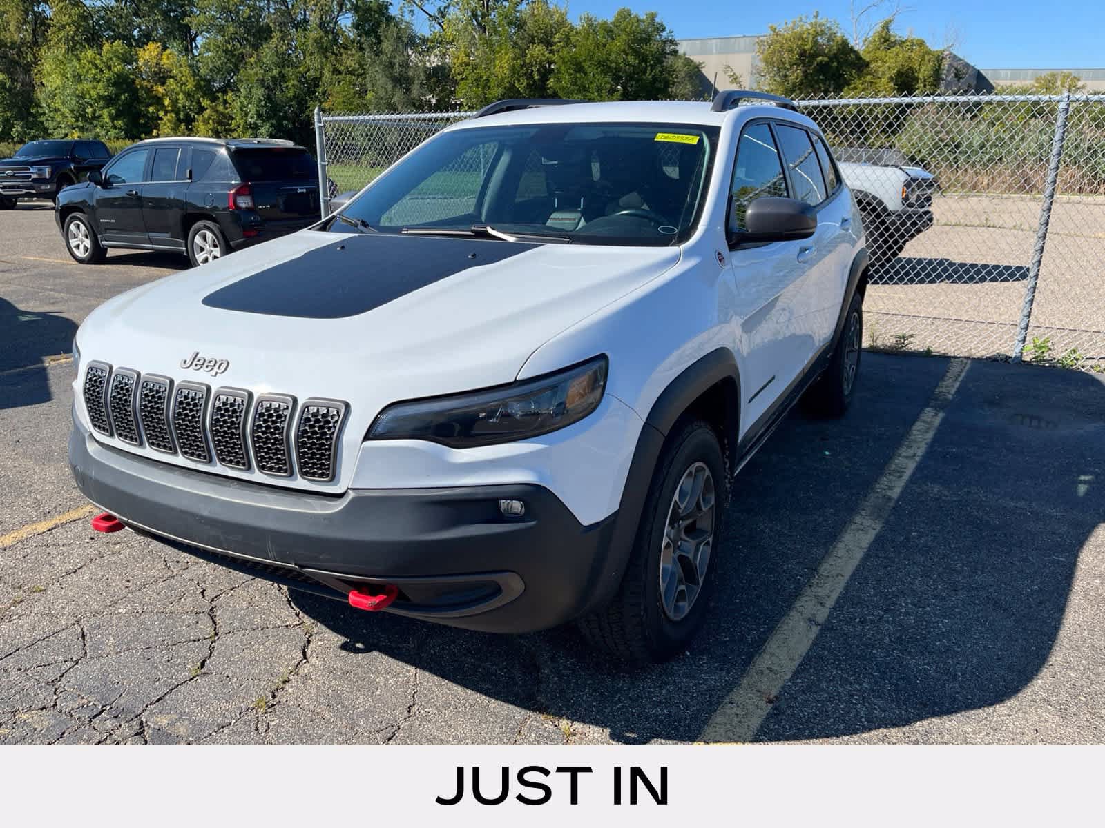 Used 2020 Jeep Cherokee Trailhawk w/ Cold Weather Group AWD/4WD image 1