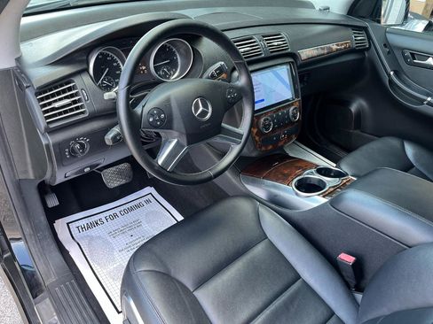 Used 2011 Mercedes-Benz R 350 BlueTEC 4MATIC image 9