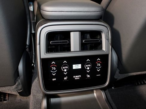 Used 2026 Porsche Taycan image 38