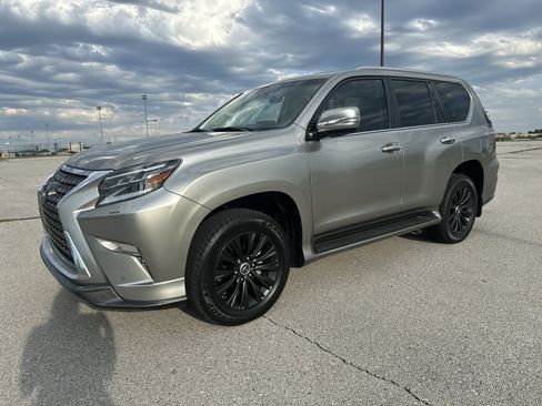 Used 2023 Lexus GX 460 Luxury w/ Sport Design Package AWD/4WD image 5