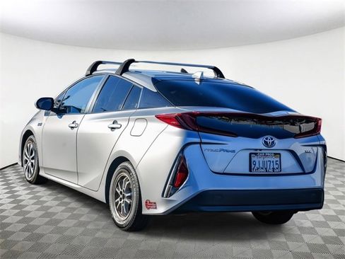 Used 2022 Toyota Prius Prime XLE image 6