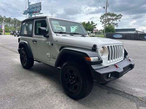 Used 2020 Jeep Wrangler Sport AWD/4WD image 6