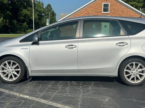 Used 2013 Toyota Prius V Five FWD image 7