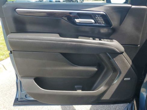 Used 2025 Chevrolet Tahoe Premier RWD image 20