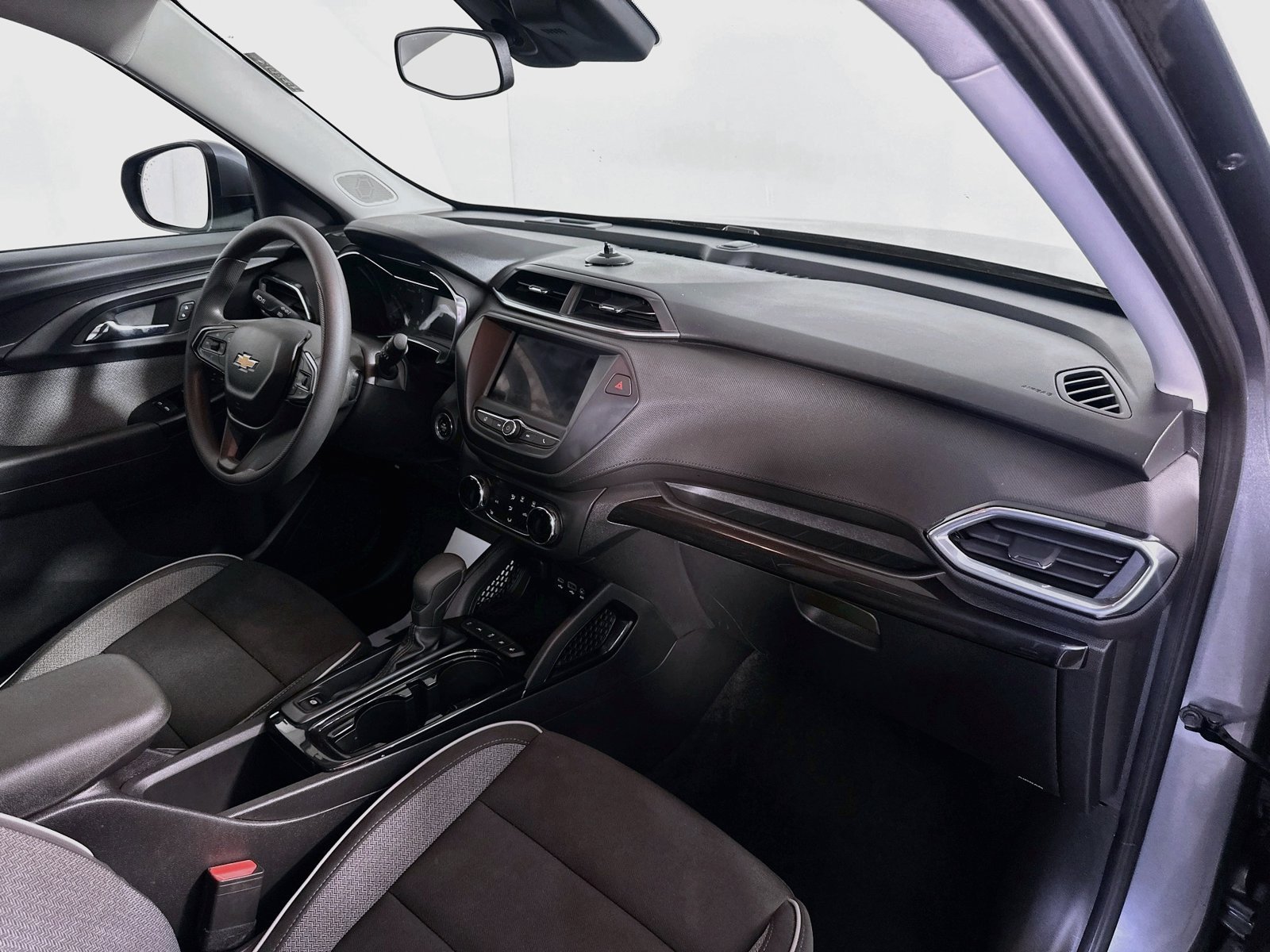 Used 2022 Chevrolet TrailBlazer LT FWD image 27