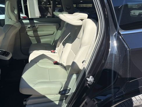 Used 2025 Volvo XC90 B5 Core w/ Protection Package Premier image 14