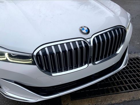 Used 2021 BMW 750i xDrive w/ Luxury Rear Seating Package image 30