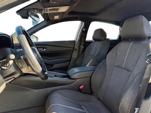 Used 2025 Honda Accord Sport image 9