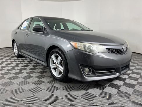 Used 2012 Toyota Camry SE image 2