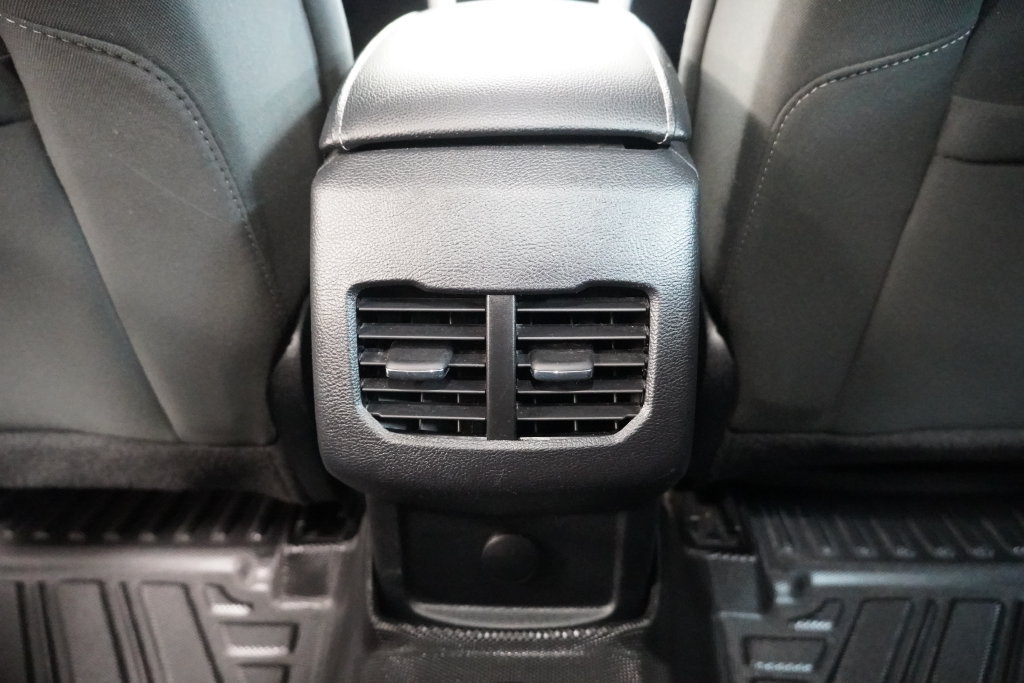 Used 2017 Ford Fusion SE w/ Fusion SE Technology Package FWD image 27