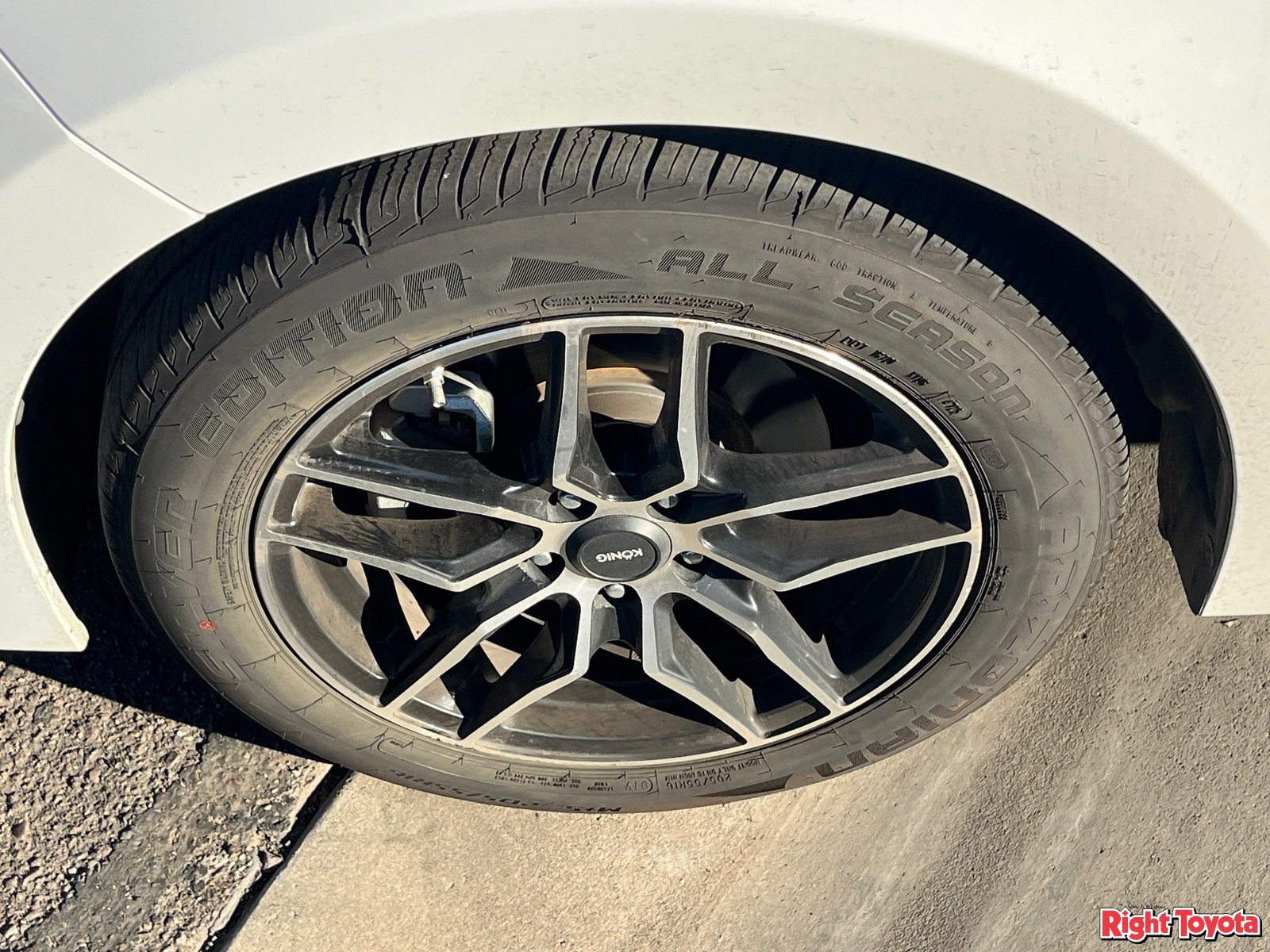 Used 2019 Toyota Corolla LE w/ Carpet Mat Package (TMS) FWD image 7
