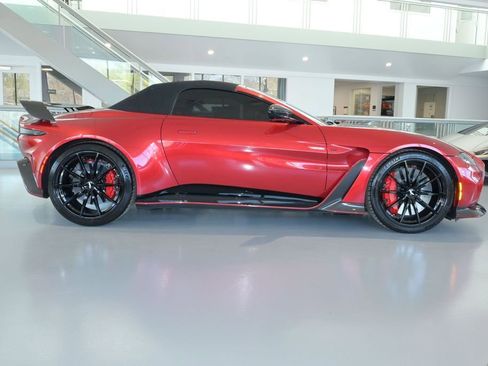 Used 2023 Aston Martin V12 Vantage Roadster RWD image 9