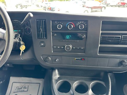 Used 2014 Chevrolet Express 1500 AWD image 19
