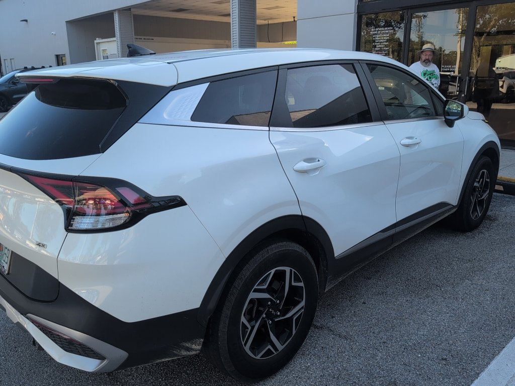 Used 2023 Kia Sportage LX AWD/4WD image 4