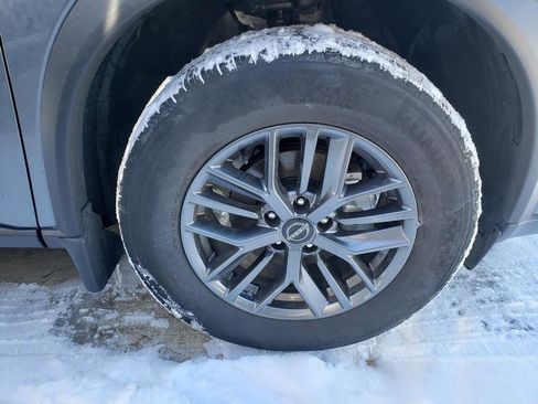 Used 2025 Nissan Rogue S image 45