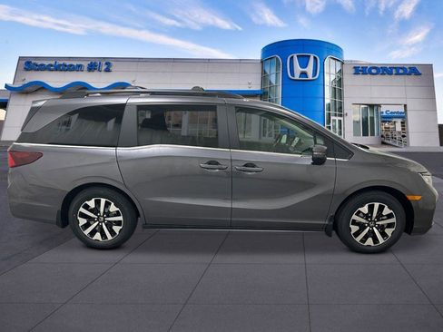 New 2026 Honda Odyssey EX-L image 6