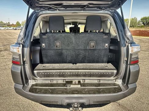 Used 2024 Toyota 4Runner SR5 AWD/4WD image 23
