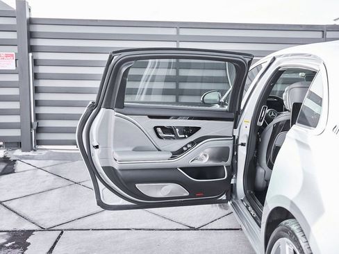 Used 2021 Mercedes-Benz Maybach S 580 4MATIC image 24