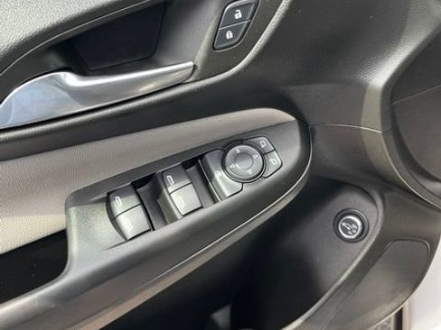 Used 2024 Buick Envista Sport Touring FWD image 10