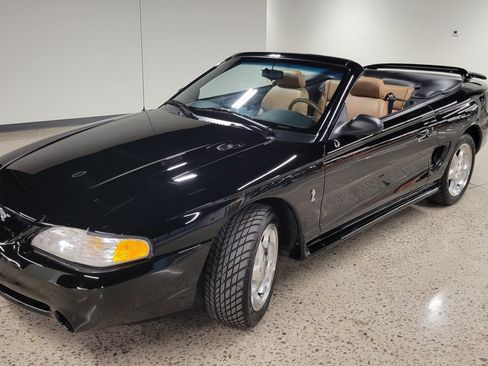 Used 1995 Ford Mustang GT RWD image 17