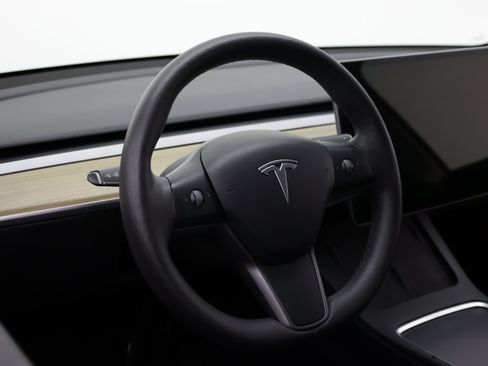Used 2022 Tesla Model Y Long Range AWD/4WD image 10