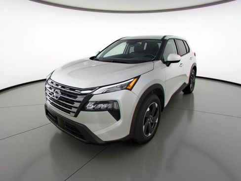 Used 2025 Nissan Rogue SV AWD/4WD image 3