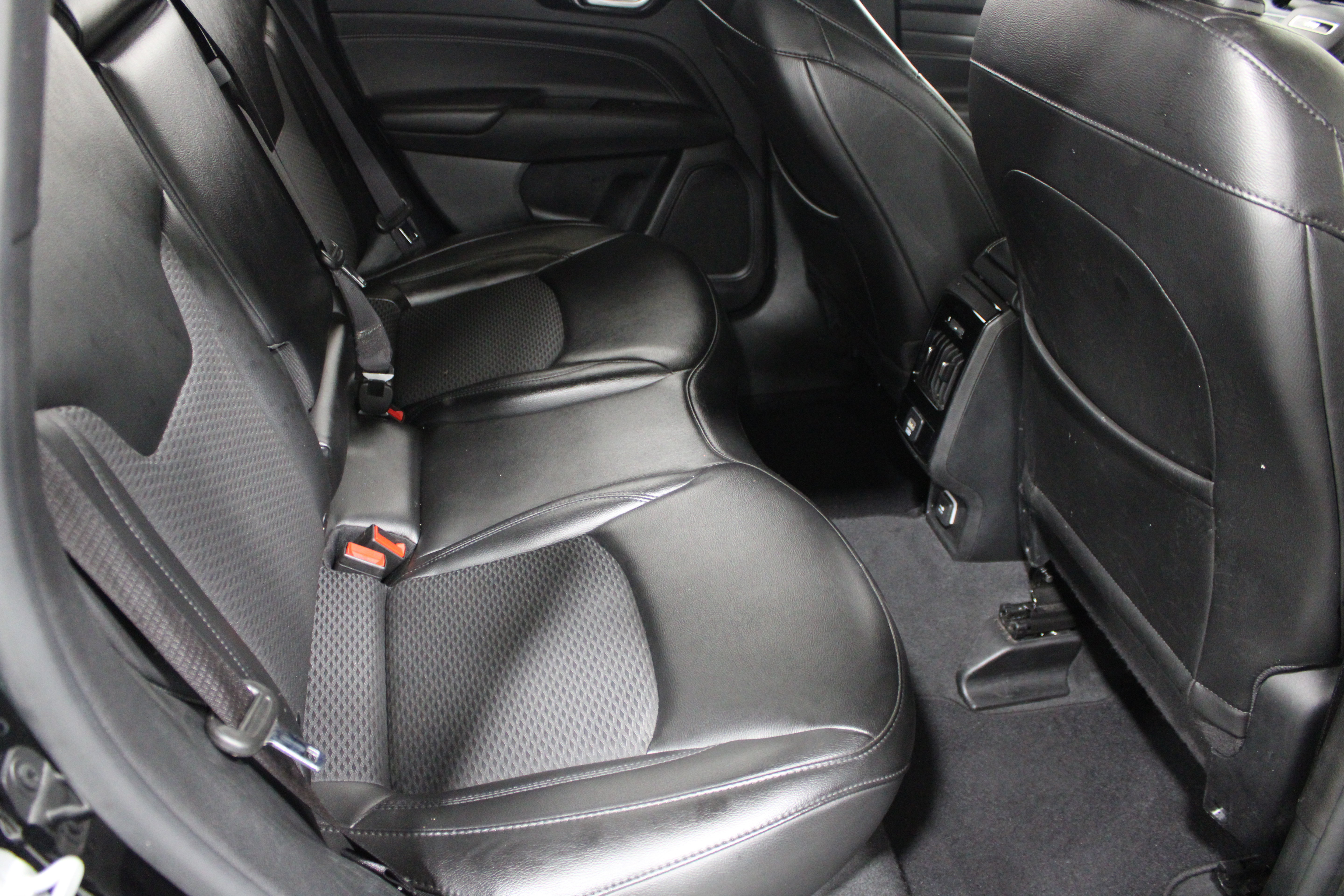 Used 2022 Jeep Compass Latitude FWD image 30