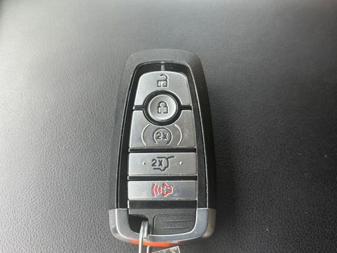 Used 2022 Ford Explorer XLT w/ Equipment Group 202A image 29