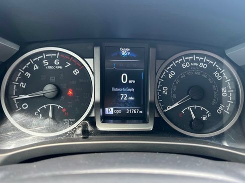Used 2023 Toyota Tacoma SR5 RWD image 13