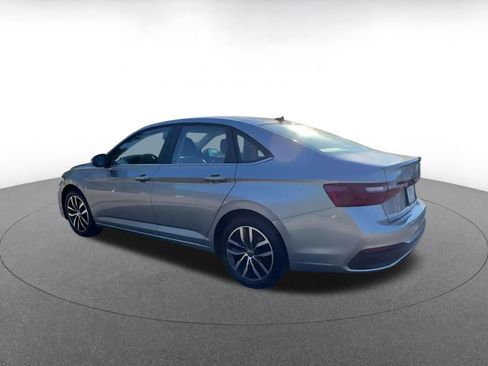 Used 2025 Volkswagen Jetta SE image 10