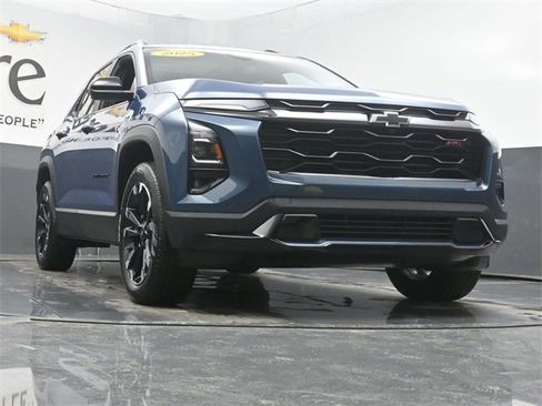 Used 2025 Chevrolet Equinox RS w/ Safety and Technology Package image 3