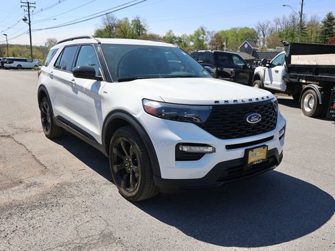 Used 2023 Ford Explorer ST-Line w/ Class IV Trailer Tow Package AWD/4WD image 1