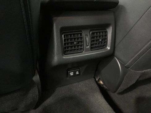 Used 2025 Toyota Camry SE FWD image 31