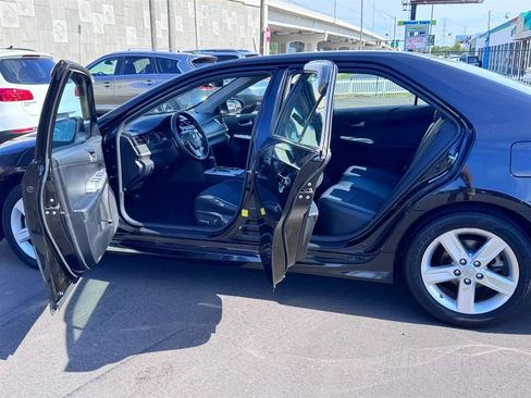 Used 2012 Toyota Camry SE FWD image 25