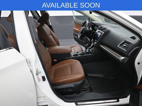 Used 2018 Subaru Outback 3.6R Touring AWD/4WD image 39