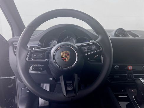 New 2026 Porsche Macan image 12