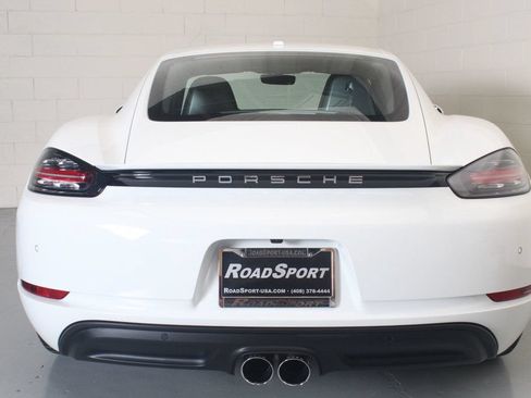 Used 2022 Porsche 718 Cayman RWD image 10