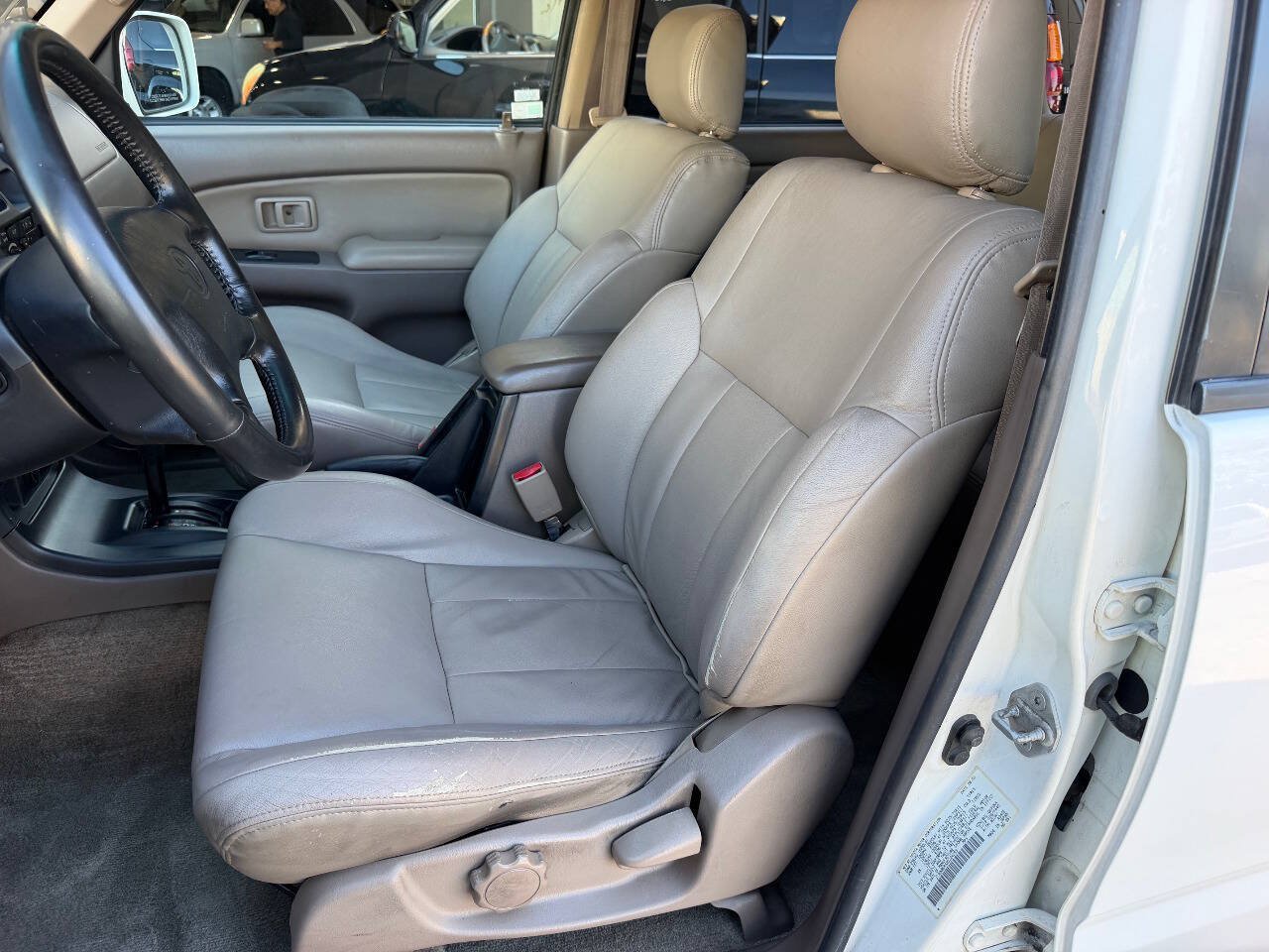 Used 2002 Toyota 4Runner SR5 w/ Upgrade Value Pkg 2 RWD image 12