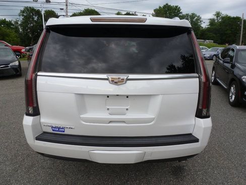 Used 2016 Cadillac Escalade Premium AWD/4WD image 11