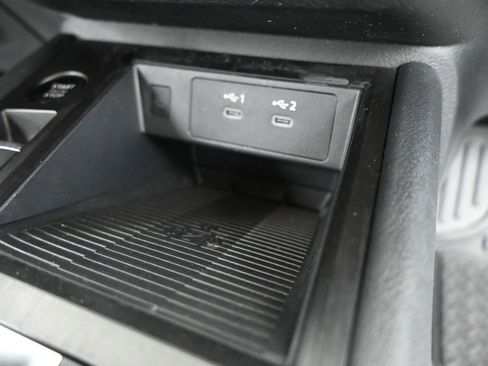 Used 2025 Nissan Kicks SV image 13