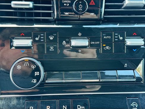 Used 2025 Nissan Armada SL w/ Captain's Chari Seat Package image 18