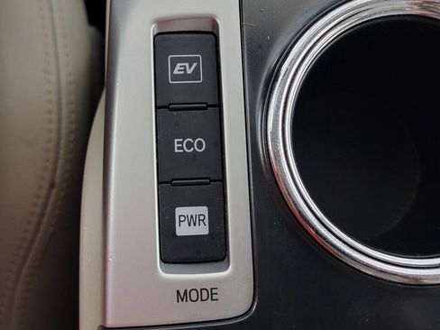 Used 2012 Toyota Prius V Three FWD image 27