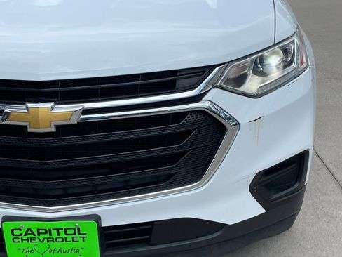 Used 2020 Chevrolet Traverse LS FWD image 7