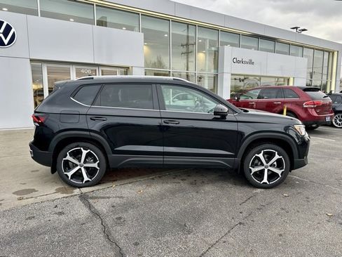 New 2026 Volkswagen Taos SEL image 8