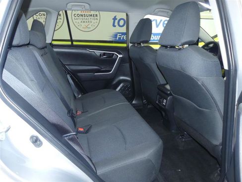 Used 2022 Toyota RAV4 LE AWD/4WD image 20