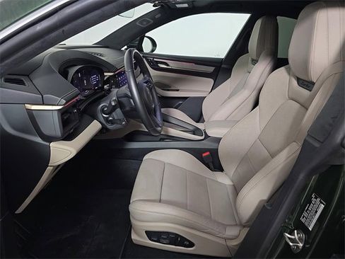 Certified 2024 Porsche Macan Turbo Electric image 5