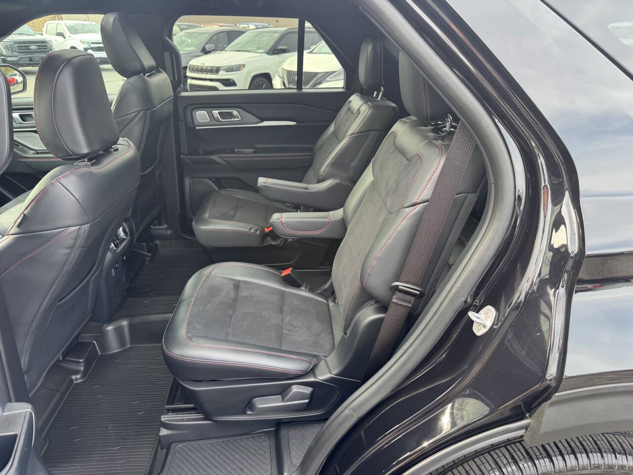 Used 2026 Ford Explorer ST AWD/4WD image 9